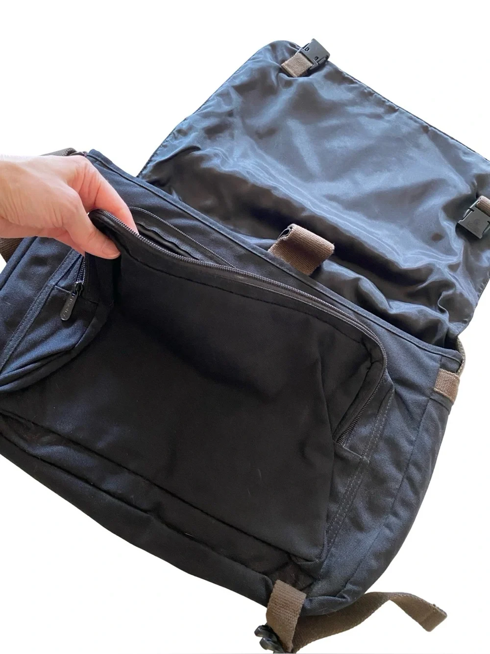 Token Metropolitan Portage Laptop Messenger Bag Mens Unisex Black Brown 17 x 12